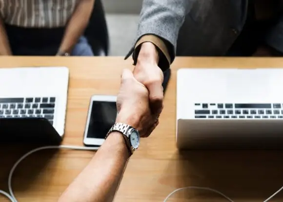 Optimizare SEO & GEO: Facem site-ul dvs. vizibil pentru căutările locale și pentru agenții AI